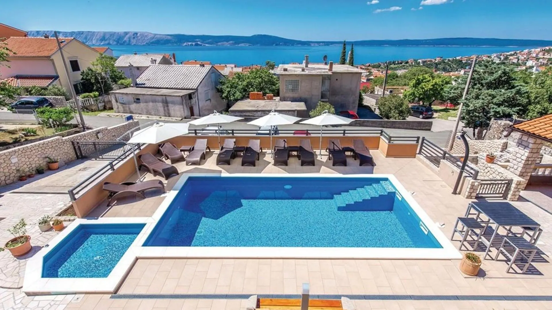 Apartments With A Swimming Pool Novi Vinodolski - 22488